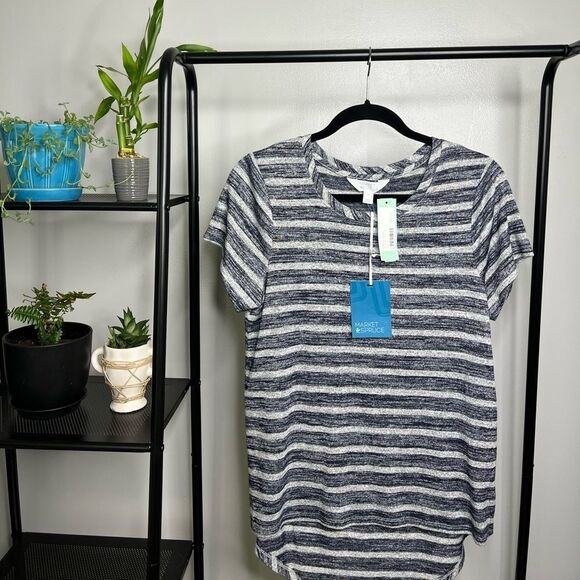 Market & Spruce Juuna Hi Lo Knit Top in Navy - Picture 1 of 5